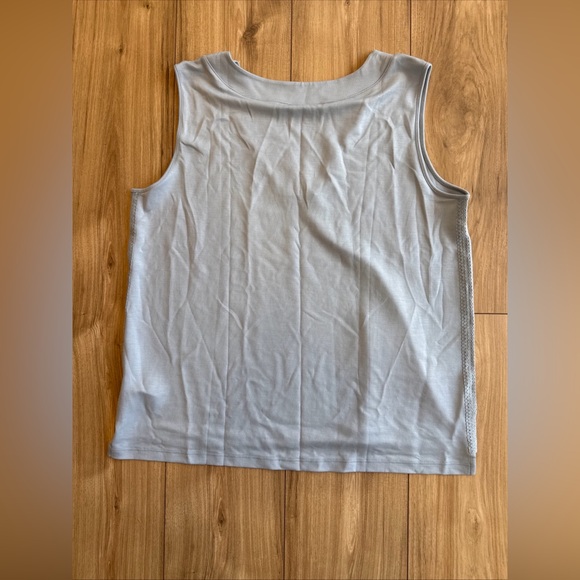 Hanro Pale Blue Knit V-Neck Sleeveless Top - Picture 12 of 13